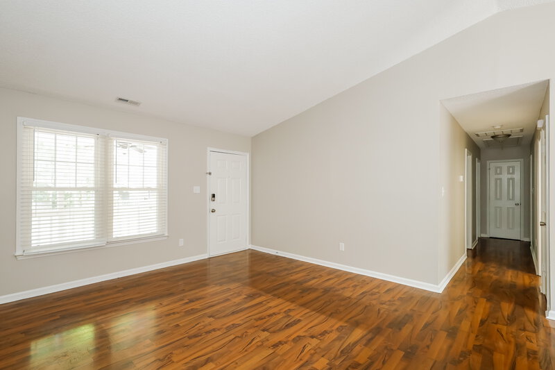 1,840/Mo, 6226 Rockshire Dr Charlotte, NC 28227 Living Room View 3