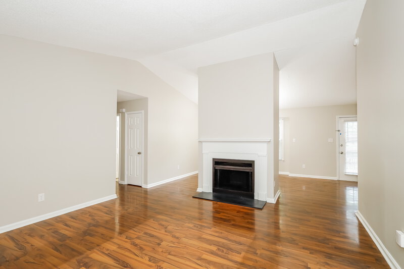 1,840/Mo, 6226 Rockshire Dr Charlotte, NC 28227 Living Room View 4