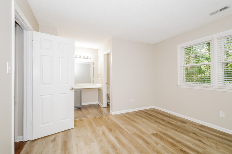 1,840/Mo, 6226 Rockshire Dr Charlotte, NC 28227 Main Bedroom View 2