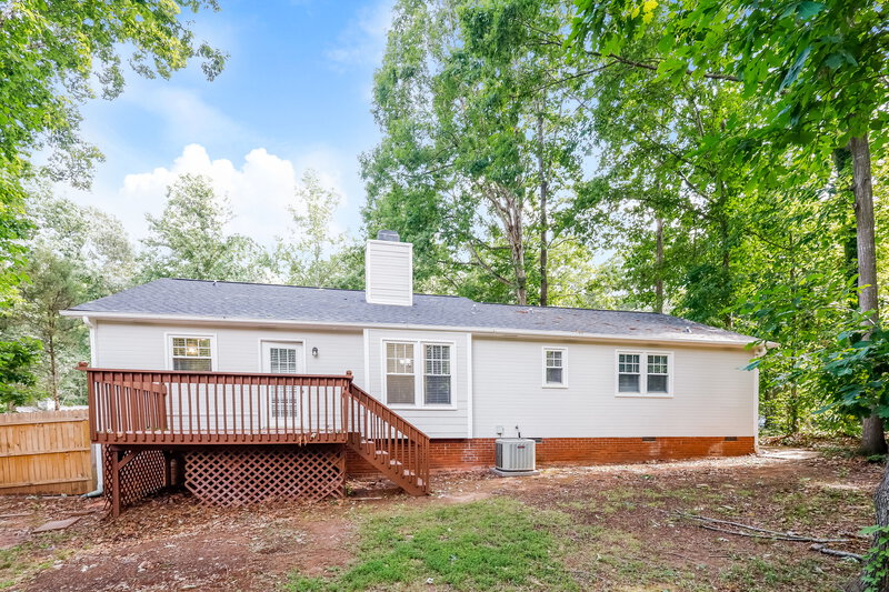 1,840/Mo, 6226 Rockshire Dr Charlotte, NC 28227 Rear View
