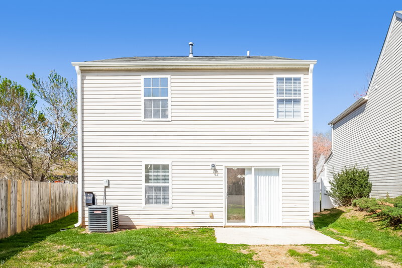 1,975/Mo, 3035 Teton Dr Gastonia, NC 28054 Rear View