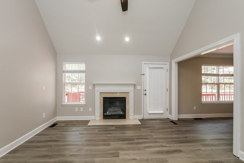 2,435/Mo, 5118 Chestnut Knoll Ln Charlotte, NC 28269 Living Room View 2