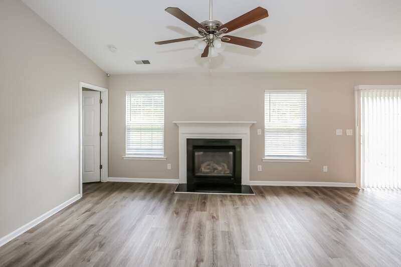 1,925/Mo, 5225 Hildreth Ct Concord, NC 28025 Living Room View 2