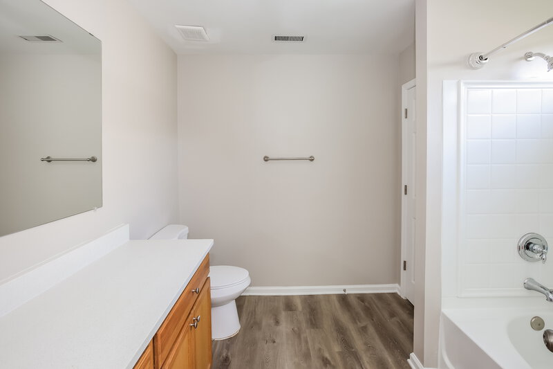 1,925/Mo, 5225 Hildreth Ct Concord, NC 28025 Main Bathroom View