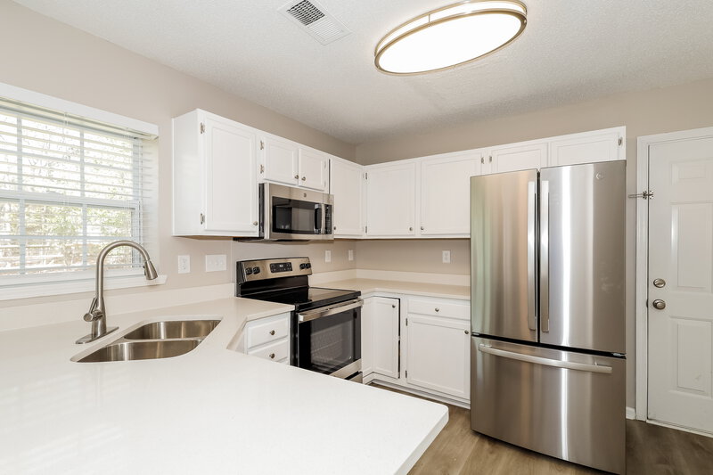 2,115/Mo, 6104 Brick Landing Dr Monroe, NC 28110 Kitchen View 2