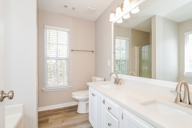 2,115/Mo, 6104 Brick Landing Dr Monroe, NC 28110 Main Bathroom View