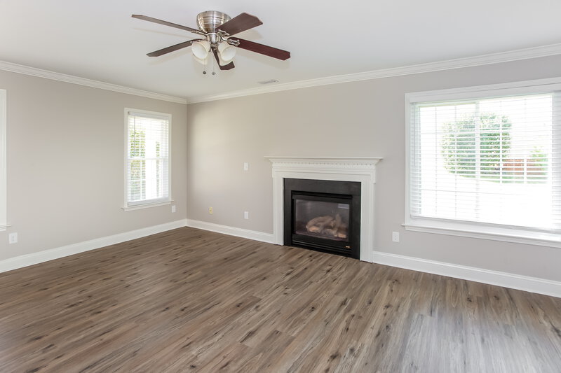 2,105/Mo, 4627 Waterbell Ln Waxhaw, NC 28173 Living Room View