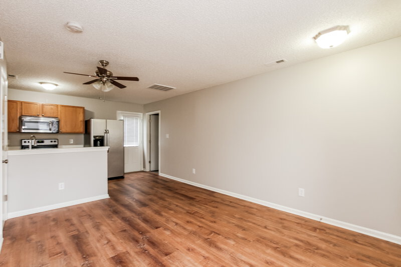 1,845/Mo, 5805 Greenway Vista Ln Charlotte, NC 28216 Living Room View
