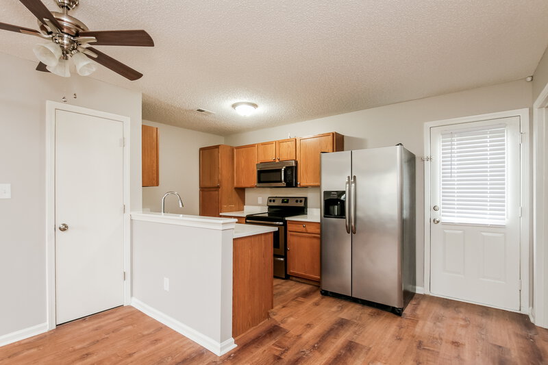 1,845/Mo, 5805 Greenway Vista Ln Charlotte, NC 28216 Kitchen View 3
