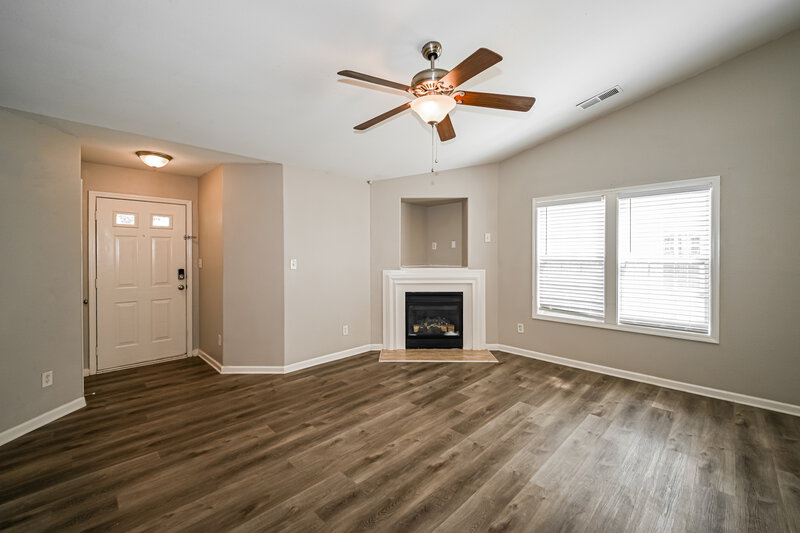 1,905/Mo, 3033 Kansas City Dr Monroe, NC 28110 Living Room View 2