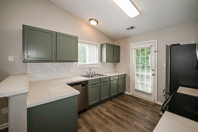 1,905/Mo, 3033 Kansas City Dr Monroe, NC 28110 Kitchen View 2