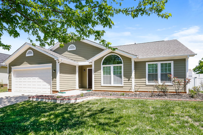 2,340/Mo, 14913 Forest Mist Way Charlotte, NC 28273 External View