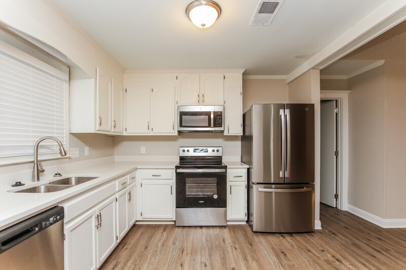 2,065/Mo, 105 Interlaken Pl Huntersville, NC 28078 Kitchen View 2