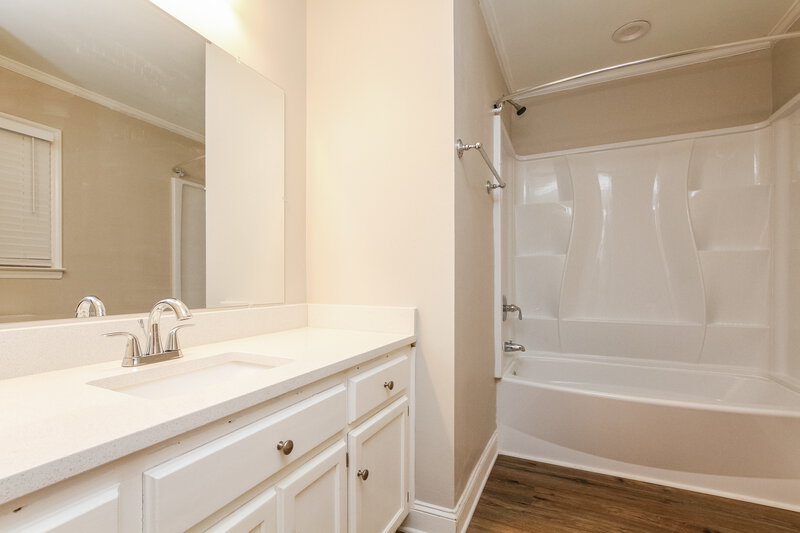 2,065/Mo, 105 Interlaken Pl Huntersville, NC 28078 Main Bathroom View