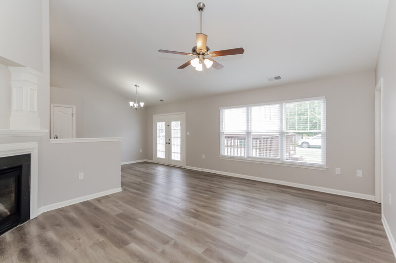 2,130/Mo, 10129 Green Hedge Ave Charlotte, NC 28269 Living Room View