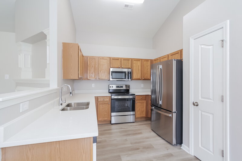 2,130/Mo, 10129 Green Hedge Ave Charlotte, NC 28269 Kitchen View