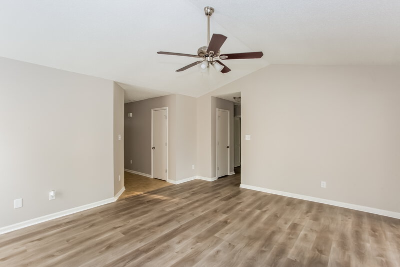 2,020/Mo, 10224 Brawley Ln Charlotte, NC 28215 Living Room View