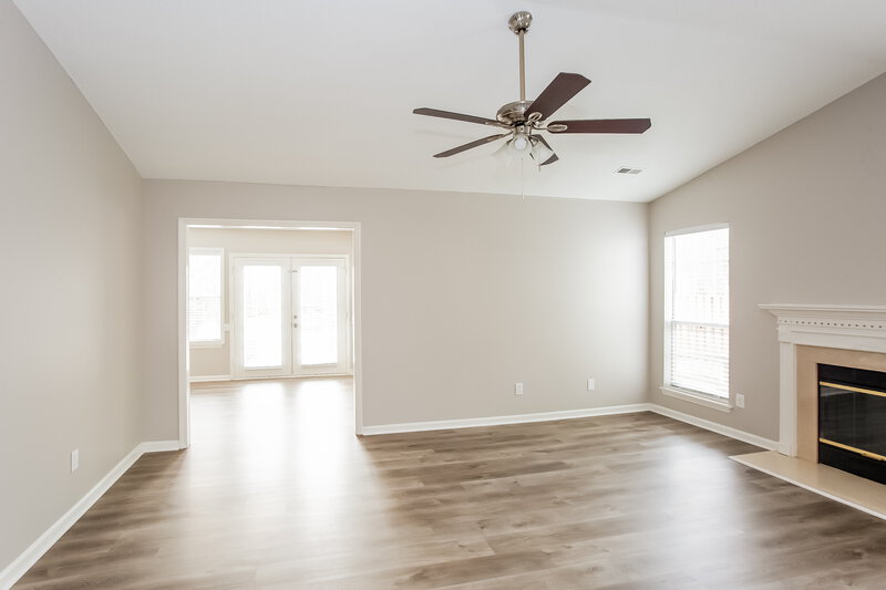 2,020/Mo, 10224 Brawley Ln Charlotte, NC 28215 Living Room View 2