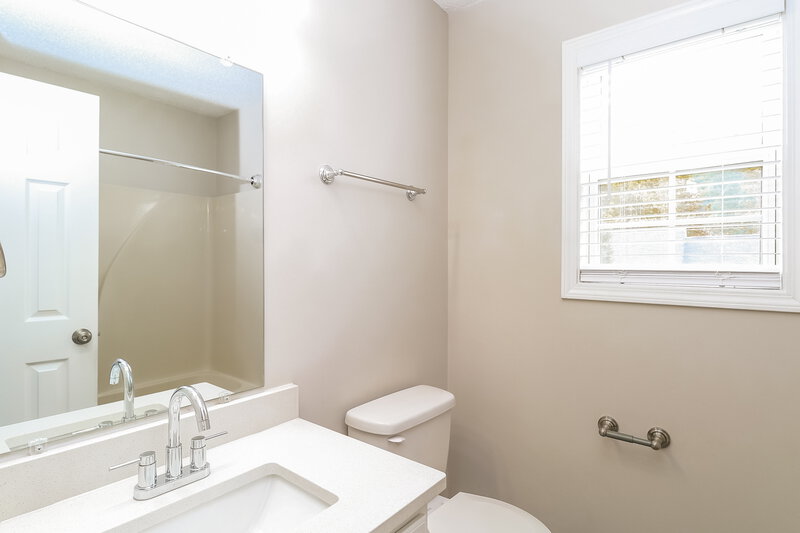 1,600/Mo, 2701 Brook Ridge Dr Bessemer City, NC 28016 Bathroom View