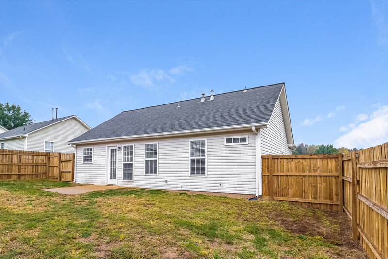 1,600/Mo, 2701 Brook Ridge Dr Bessemer City, NC 28016 Rear View 2