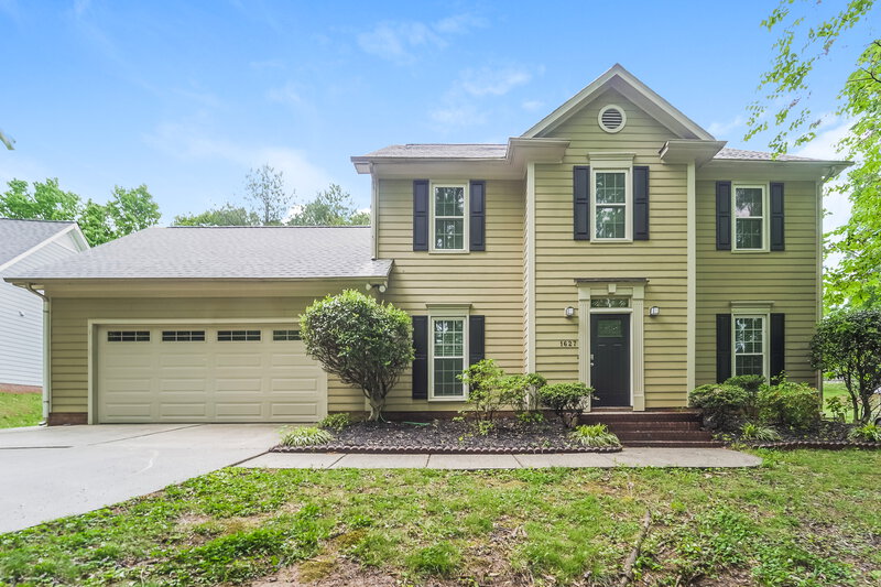2,050/Mo, 1627 Bear Mountain Rd Charlotte, NC 28214 External View