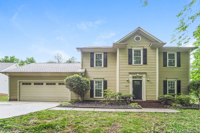 2,050/Mo, 1627 Bear Mountain Rd Charlotte, NC 28214 Front View