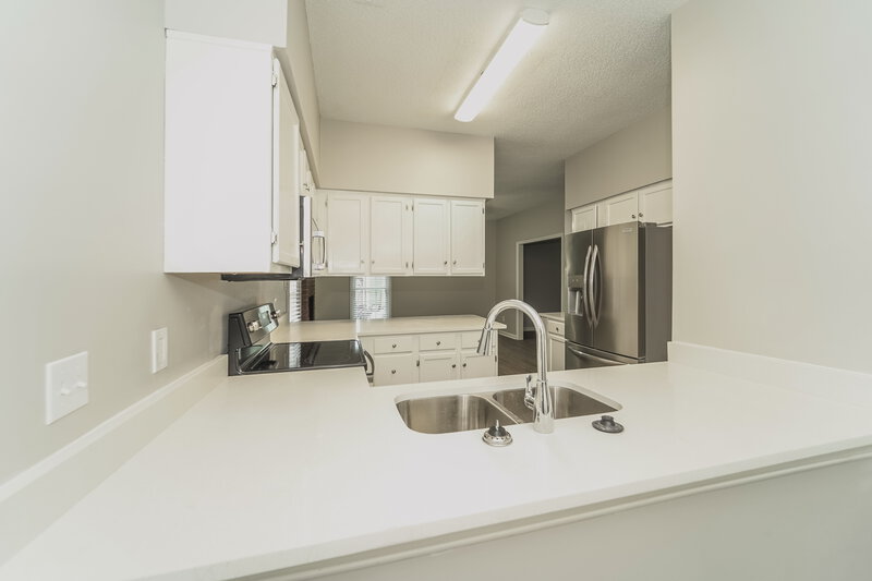 2,050/Mo, 1627 Bear Mountain Rd Charlotte, NC 28214 Kitchen View 2
