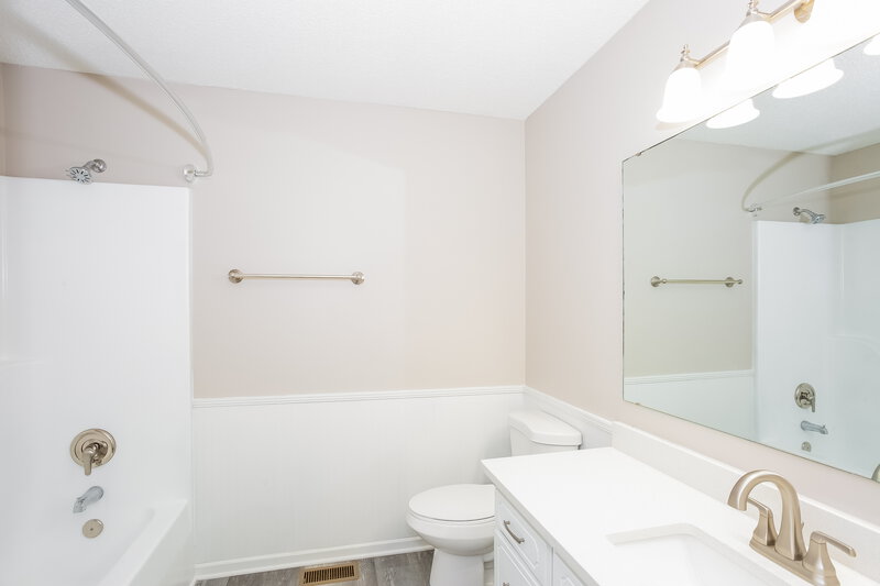 2,285/Mo, 1003 Wentworth Dr Kannapolis, NC 28081 Main Bathroom View