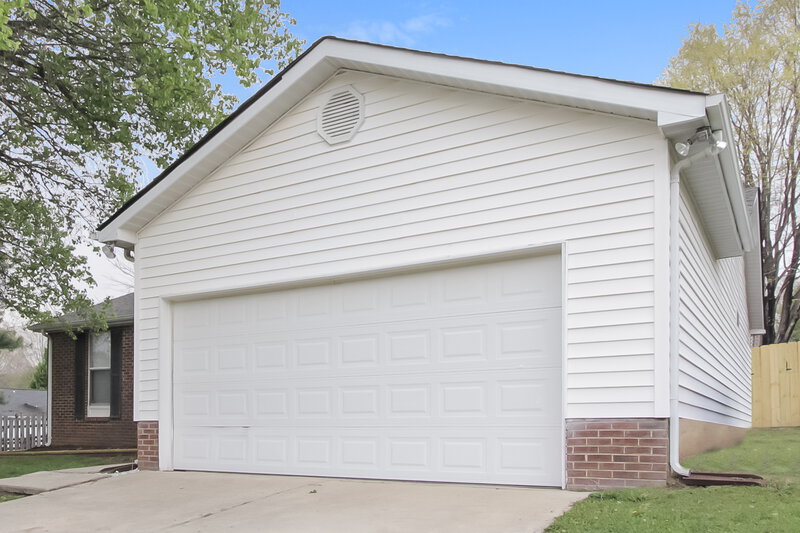 1,950/Mo, 10809 Balbriggan Ct Charlotte, NC 28262 Front View 2