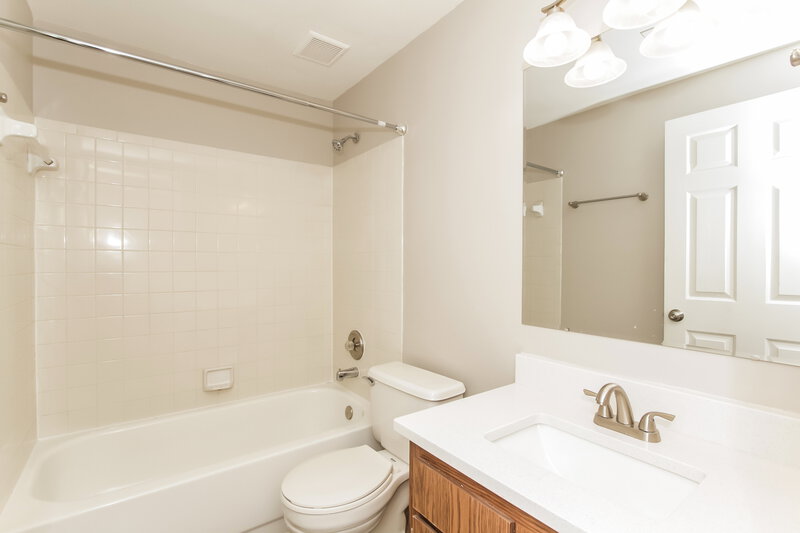1,950/Mo, 10809 Balbriggan Ct Charlotte, NC 28262 Bathroom View