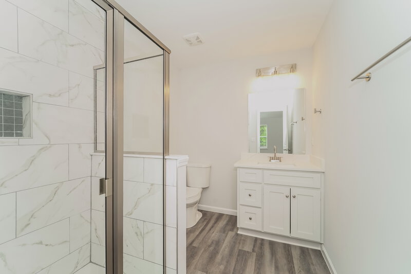 2,120/Mo, 1350 Mason St Unit 272 Kannapolis, NC 28081 Main Bathroom View