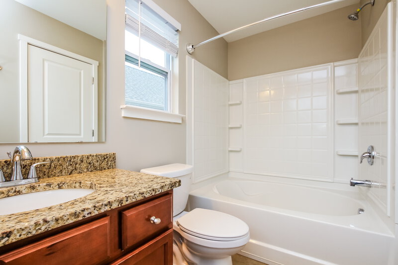 1,785/Mo, 11551 McDunkeld Dr Huntersville, NC 28078 Main Bathroom View