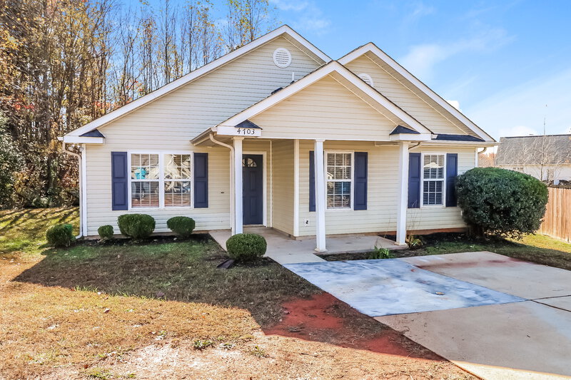 1,690/Mo, 4703 Tumbleweed Ct Charlotte, NC 28208 Front View