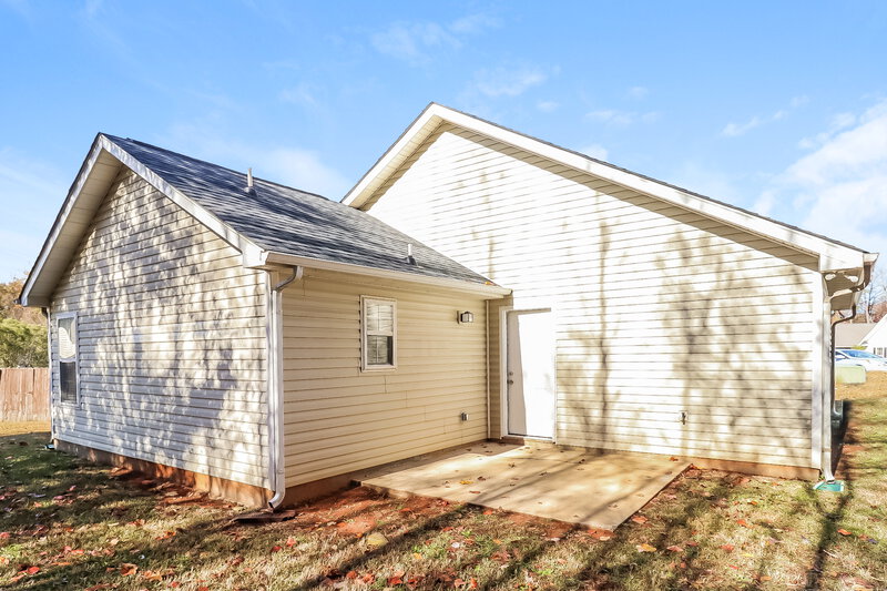 1,690/Mo, 4703 Tumbleweed Ct Charlotte, NC 28208 Rear View 2