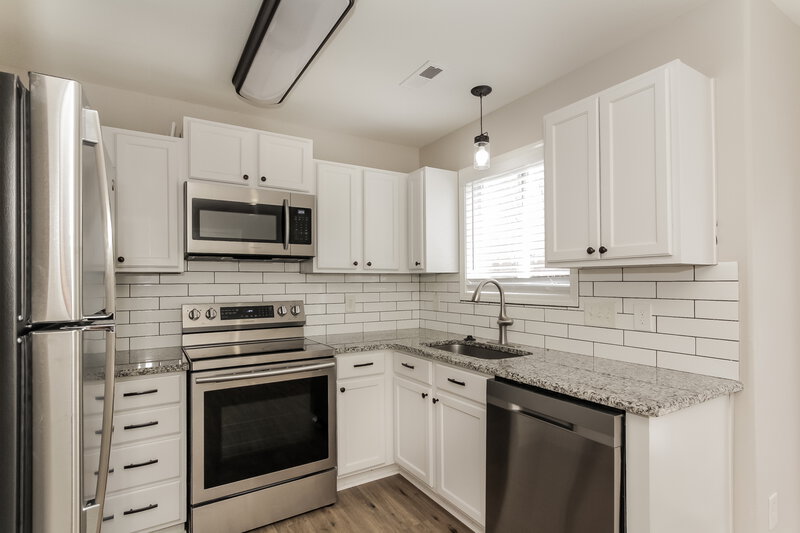 2,265/Mo, 1422 Majestic Meadow Dr Charlotte, NC 28216 Kitchen View
