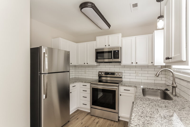2,265/Mo, 1422 Majestic Meadow Dr Charlotte, NC 28216 Kitchen View 2