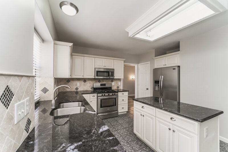 2,520/Mo, 13524 Norlington Ct Charlotte, NC 28273 Kitchen View 2