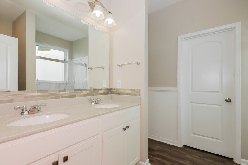 2,770/Mo, 1326 Aurora Ct Denver, NC 28037 Bathroom View 2