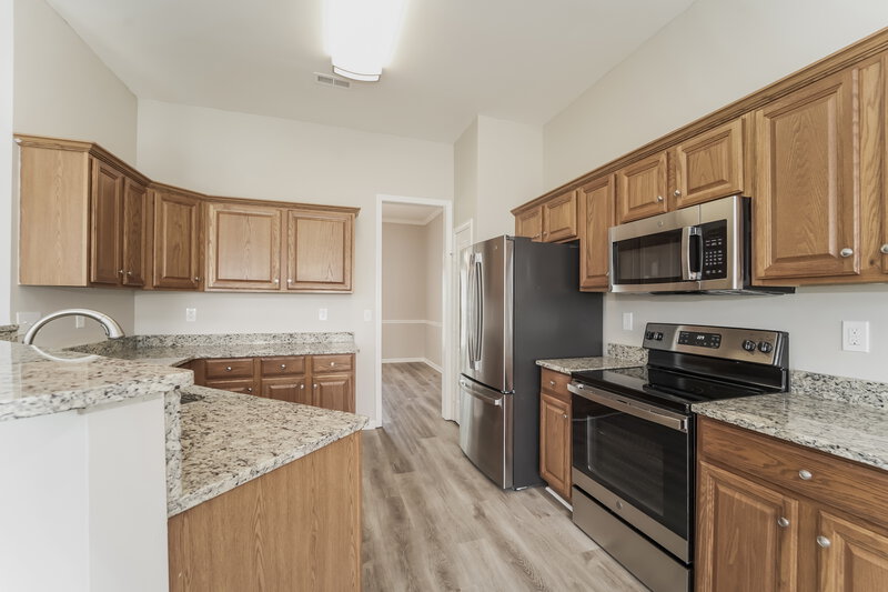 2,095/Mo, 3416 Stoney Garden Dr Charlotte, NC 28269 Kitchen View