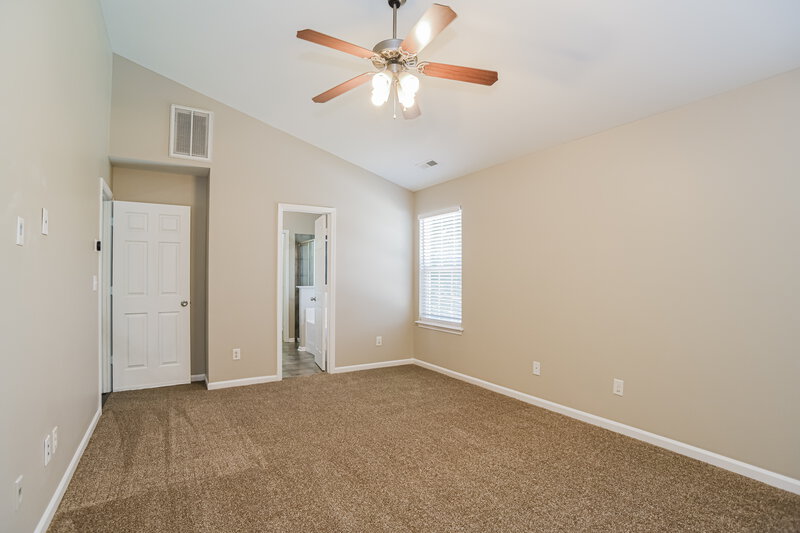 2,075/Mo, 12733 Alvin Woods Dr Charlotte, NC 28214 Main Bedroom View