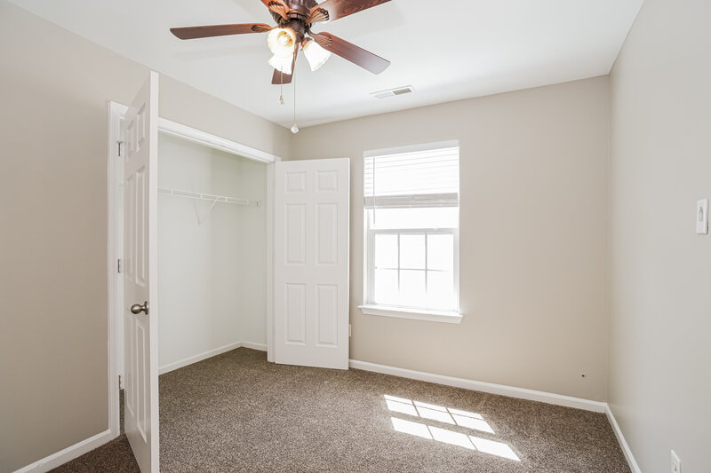 2,075/Mo, 12733 Alvin Woods Dr Charlotte, NC 28214 Main Bedroom View 2