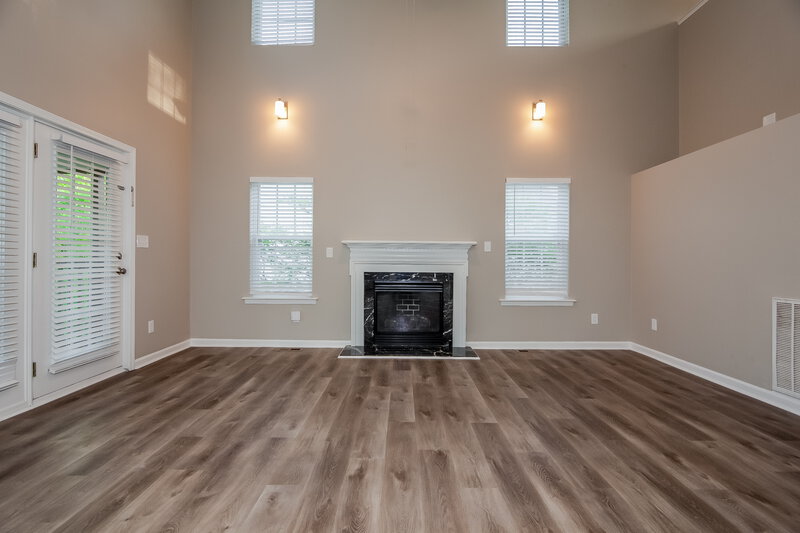 2,060/Mo, 4047 River Falls Dr Lowell, NC 28098 Living Room View 2