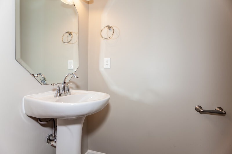 2,060/Mo, 4047 River Falls Dr Lowell, NC 28098 Powder Room View