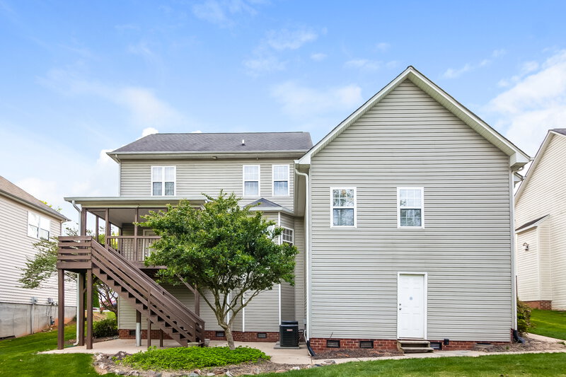 2,060/Mo, 4047 River Falls Dr Lowell, NC 28098 Rear View