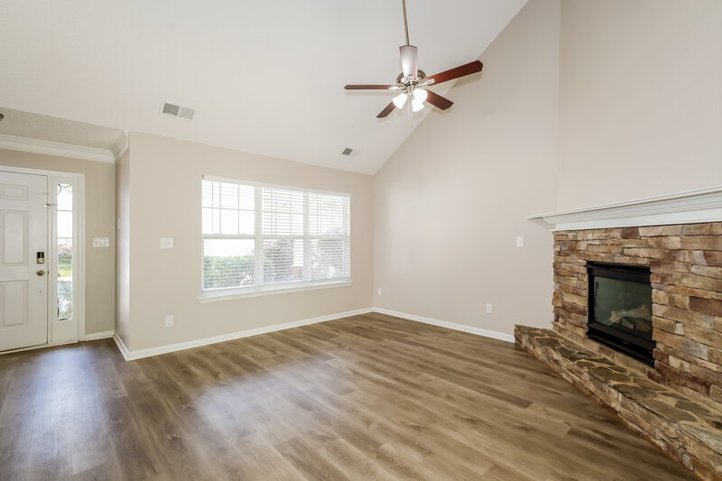 2,270/Mo, 1036 Crestdale Crossing Dr Matthews, NC 28105 Living Room View