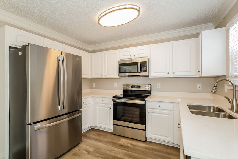 2,270/Mo, 1036 Crestdale Crossing Dr Matthews, NC 28105 Kitchen View