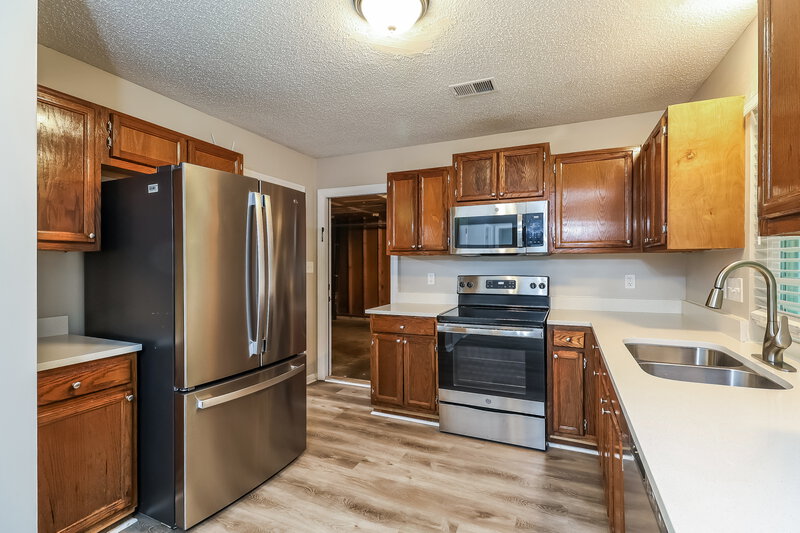 1,980/Mo, 10641 Starwood Ave Unit 9 Charlotte, NC 28215 Kitchen View