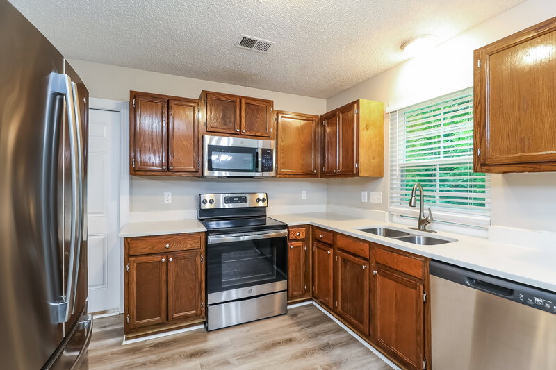 1,980/Mo, 10641 Starwood Ave Unit 9 Charlotte, NC 28215 Kitchen View 2