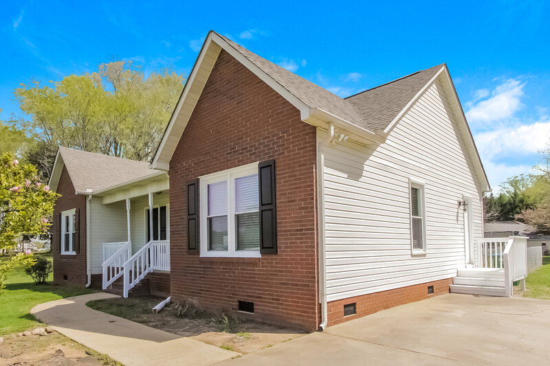 1,775/Mo, 104 Dameron Rd Bessemer City, NC 28016 Front View 2