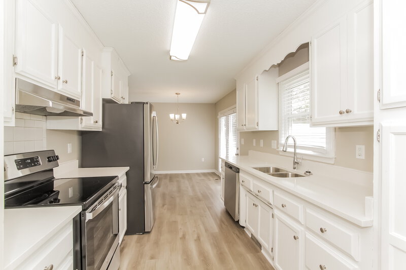 1,775/Mo, 104 Dameron Rd Bessemer City, NC 28016 Kitchen View 2